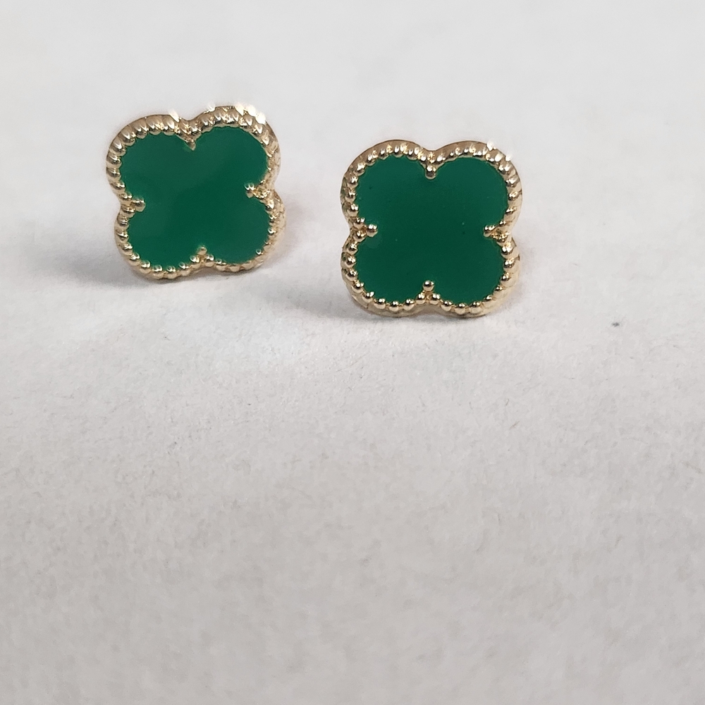 Elegant 14k Yelllow Gold Clover Earrings